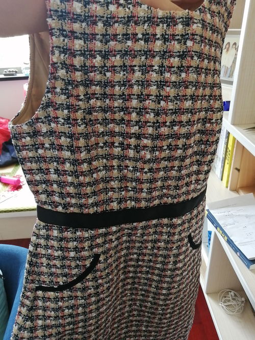 品牌溢價還是化纖價值？解析千元服裝背后的經濟邏輯